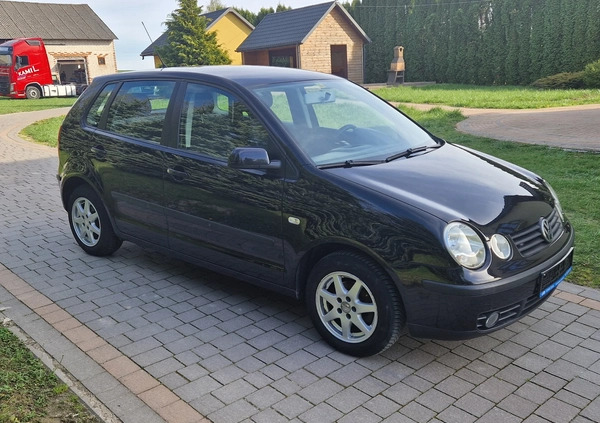 Volkswagen Polo cena 8500 przebieg: 238302, rok produkcji 2004 z Międzychód małe 137